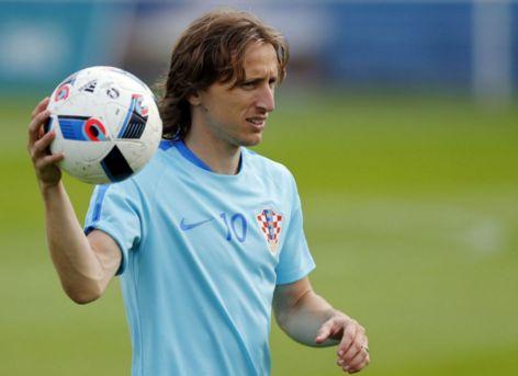 雷霆狂胜独行侠豪取14连胜！SGA三节打卡33分，浓眉9中1仅得2分