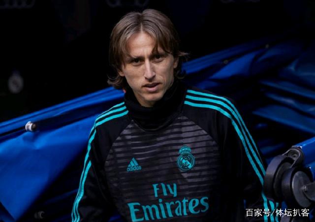 TA分析3-5-2阵型：从翼卫驱动到双锋美学，弱队逆袭制胜之道