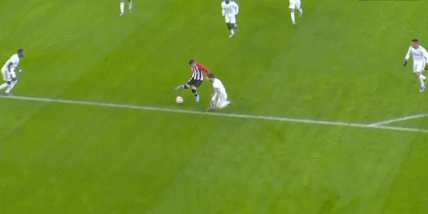 190km发球时速+肩伤隐患！郑钦文退赛是怕输？休养后能更强吗？