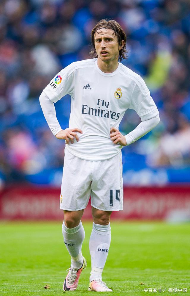 助罗马升至意甲榜首，斯维拉尔达成罗马生涯100场里程碑