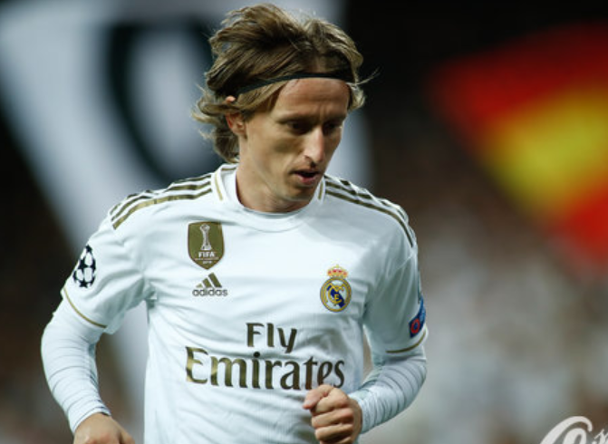 天空体育：张伯伦目前正在阿森纳训练，同时筹划下一步动向